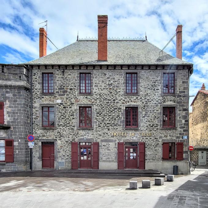 france/auvergne-rhone-alpes/saint-flour/mairie