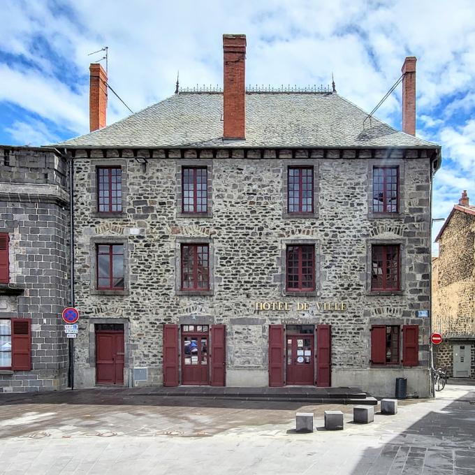 france/auvergne-rhone-alpes/saint-flour/mairie