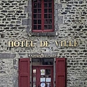 france/auvergne-rhone-alpes/saint-flour/mairie
