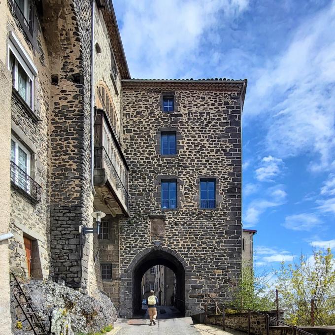 france/auvergne-rhone-alpes/saint-flour/porte-du-thuile