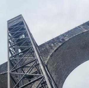 france/auvergne-rhone-alpes/saint-nazaire-en-royans/ascenseur-exterieur-panoramique