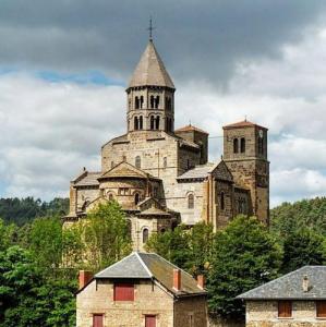 france/auvergne-rhone-alpes/saint-nectaire