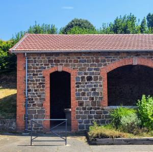france/auvergne-rhone-alpes/saint-symphorien-sur-coise/lavoir
