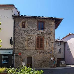france/auvergne-rhone-alpes/saint-symphorien-sur-coise/maison-curiale