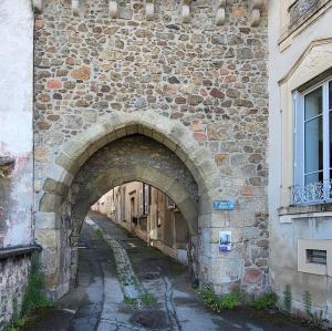 france/auvergne-rhone-alpes/saint-symphorien-sur-coise/porte-de-riverie