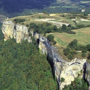 france/auvergne-rhone-alpes/site-archeologique-de-larina