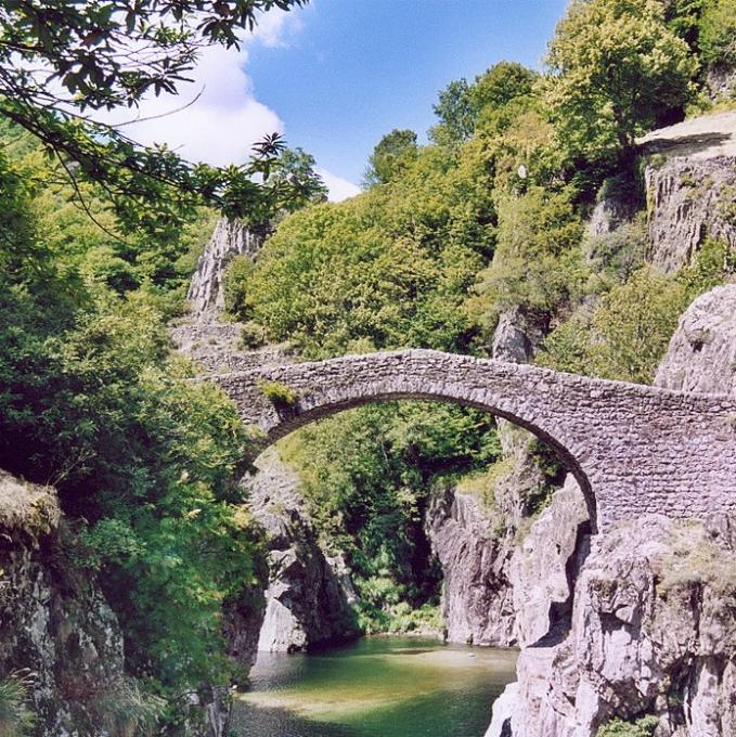 france/auvergne-rhone-alpes/thueyts