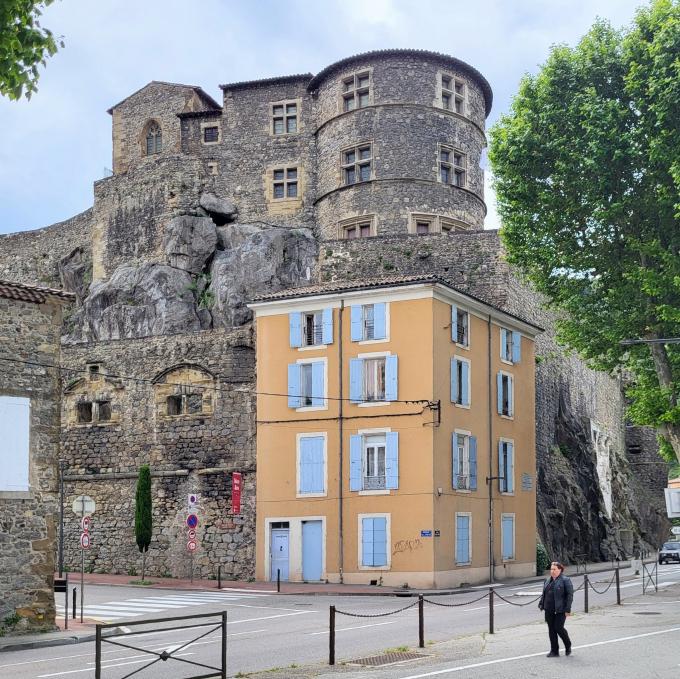 france/auvergne-rhone-alpes/tournon-sur-rhone