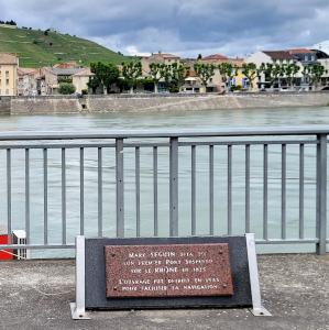 france/auvergne-rhone-alpes/tournon-sur-rhone/ancien-pont-suspendu