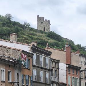 france/auvergne-rhone-alpes/tournon-sur-rhone/chemin-des-tours