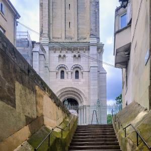 france/auvergne-rhone-alpes/valence-france/cathedrale-saint-apollinaire