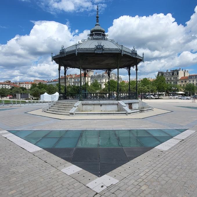 france/auvergne-rhone-alpes/valence-france/kiosque-peynet