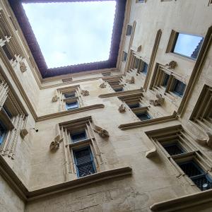 france/auvergne-rhone-alpes/valence-france/maison-des-tetes