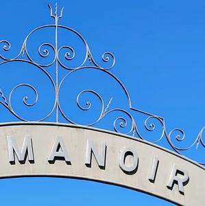 france/auvergne-rhone-alpes/vic-sur-cere/le-manoir