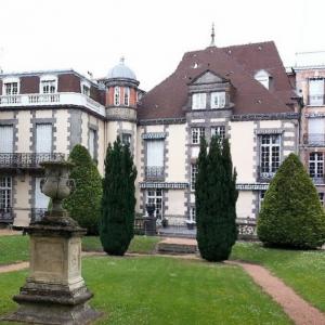 france/auvergne-rhone-alpes/vichy/pavillon-de-madame-de-sevigne