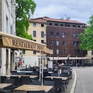 france/auvergne-rhone-alpes/vienne-france/place-du-pilori