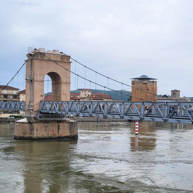 france/auvergne-rhone-alpes/vienne-france/pont-suspendu