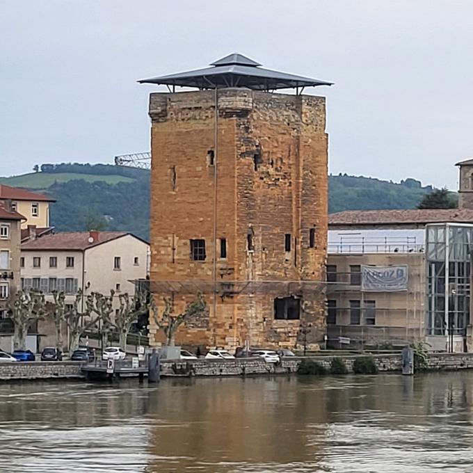 france/auvergne-rhone-alpes/vienne-france/tour-des-valois-