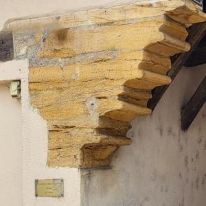 france/auvergne-rhone-alpes/villefranche-sur-saone/maison-de-bois