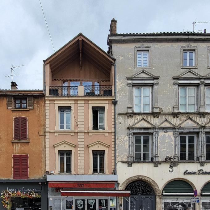 france/auvergne-rhone-alpes/villefranche-sur-saone/rue-nationale