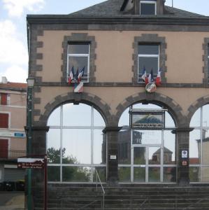 france/auvergne-rhone-alpes/volvic