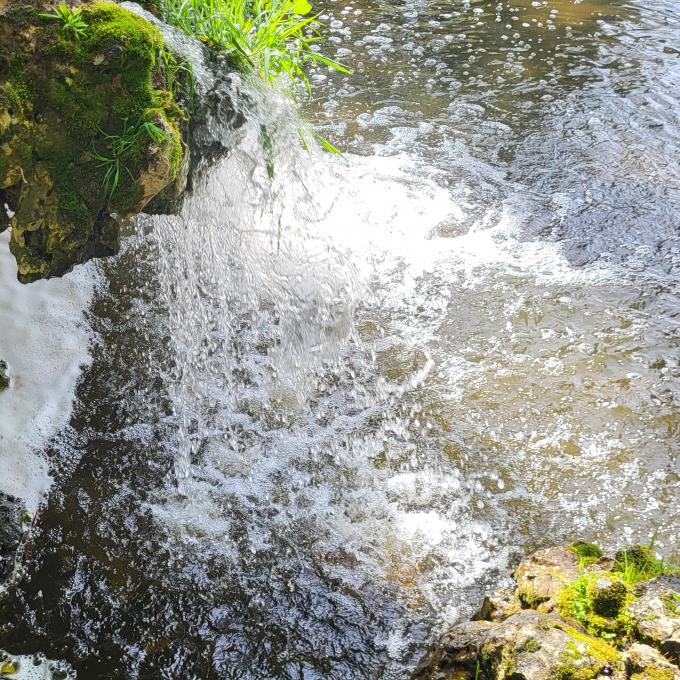 france/auvergne-rhone-alpes/yzeron/cascade