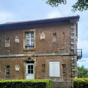 france/bourgogne-franche-comte/autun/ancienne-maison-du-gardien