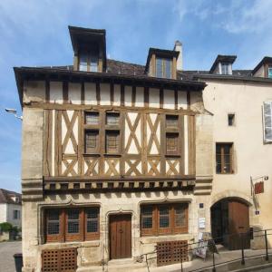 france/bourgogne-franche-comte/avallon