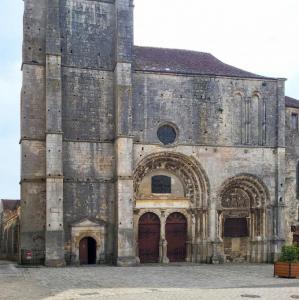 france/bourgogne-franche-comte/avallon/collegiale-saint-lazare