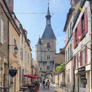 france/bourgogne-franche-comte/avallon/tour-de-l-horloge