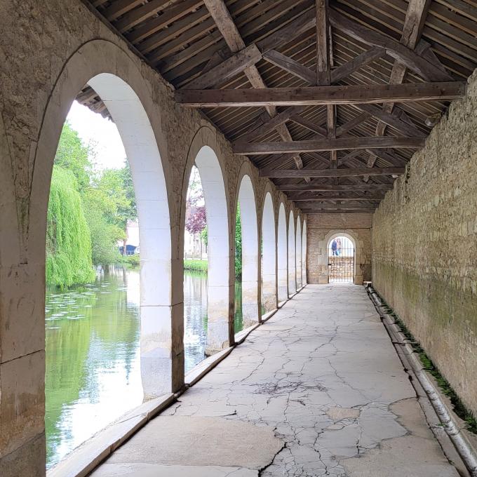 france/bourgogne-franche-comte/chablis/lavoir-berges-du-serein