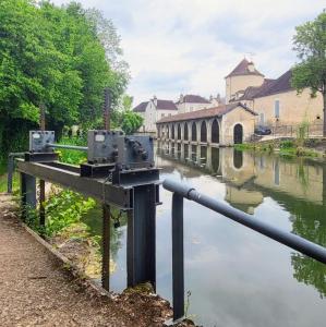 france/bourgogne-franche-comte/chablis/lavoir-berges-du-serein