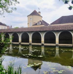 france/bourgogne-franche-comte/chablis/lavoir-berges-du-serein