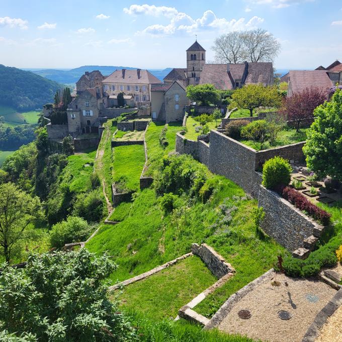 france/bourgogne-franche-comte/chateau-chalon