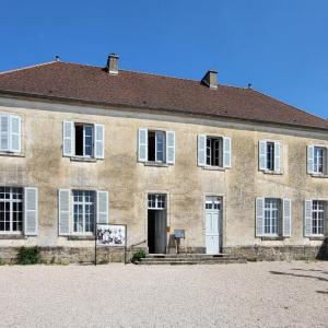 france/bourgogne-franche-comte/chateau-chalon/ecole-d-autrefois