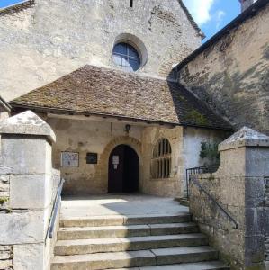 france/bourgogne-franche-comte/chateau-chalon/eglise-saint-pierre