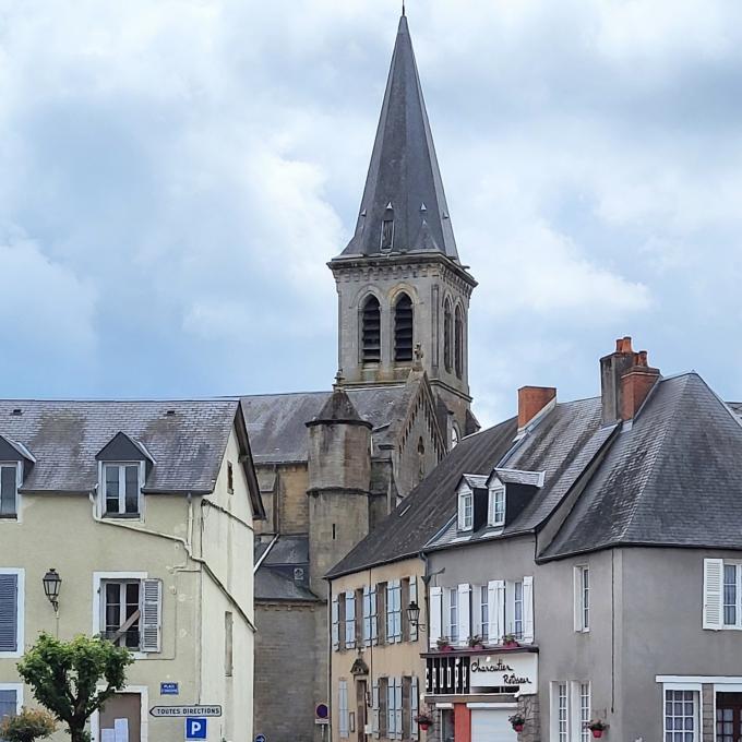 france/bourgogne-franche-comte/chateau-chinon/eglise-saint-roman