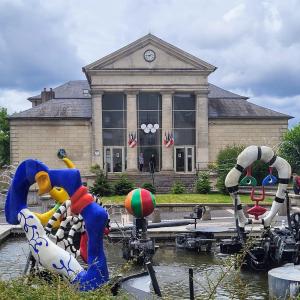 france/bourgogne-franche-comte/chateau-chinon/fontaine-niki-de-saint-phalle