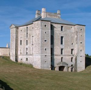 france/bourgogne-franche-comte/chateau-de-maulnes