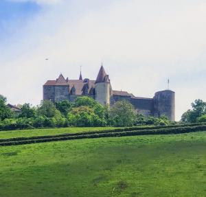 france/bourgogne-franche-comte/chateauneuf-en-auxois