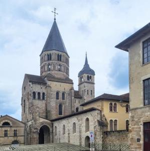 france/bourgogne-franche-comte/cluny