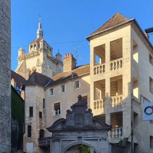 france/bourgogne-franche-comte/dole/hotel-de-champagney