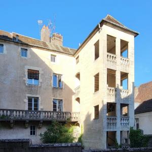 france/bourgogne-franche-comte/dole/hotel-de-champagney