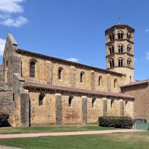 france/bourgogne-franche-comte/eglise-d-anzy-le-duc