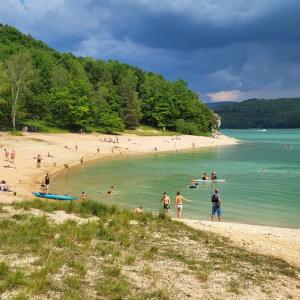 france/bourgogne-franche-comte/la-tour-du-meix/plage-de-surchauffant