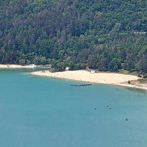 france/bourgogne-franche-comte/lac-de-vouglans/plage-de-la-mercantine