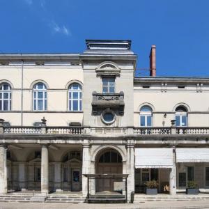 france/bourgogne-franche-comte/lons-le-saunier/theatre