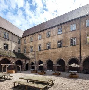 france/bourgogne-franche-comte/luxeuil-les-bains/abbaye-saint-colomban-cloitre