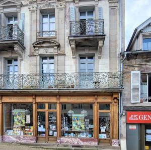 france/bourgogne-franche-comte/luxeuil-les-bains/rue-victor-genoux