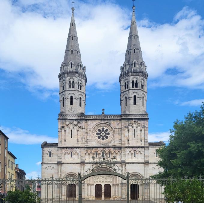 france/bourgogne-franche-comte/macon/eglise-saint-pierre